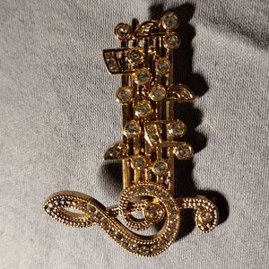 1-3/4", sparkling musical note brooch